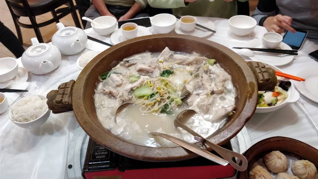 鼎鼎香 Xin Restaurant | restaurant | 1177 Central Pkwy W Unit 6, Mississauga, ON L5C 4P3, Canada | 9058962088 OR +1 905-896-2088