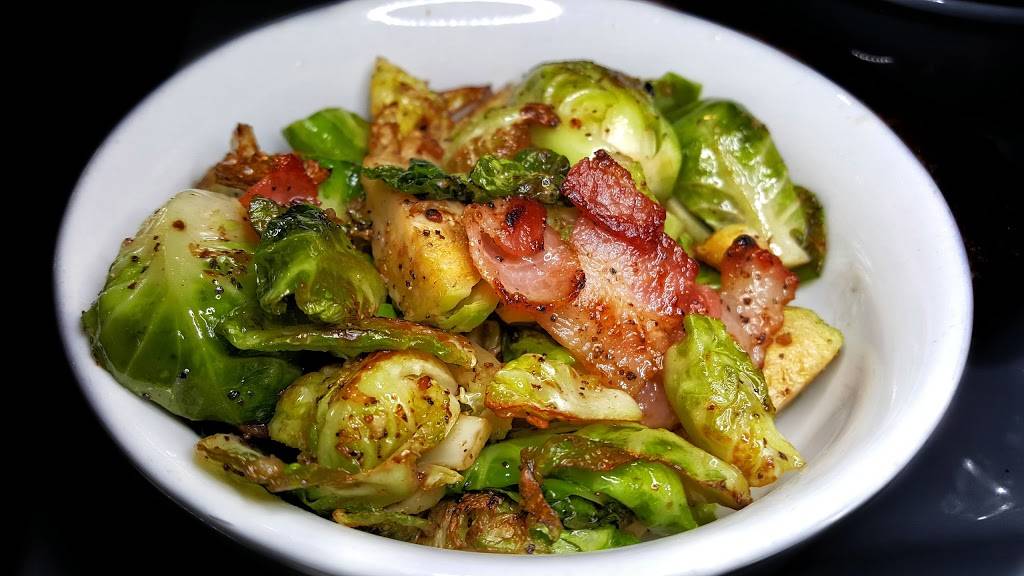 The Mason Jar Tavern | restaurant | 305 S Main St, Fuquay-Varina, NC 27526, USA | 9197625555 OR +1 919-762-5555