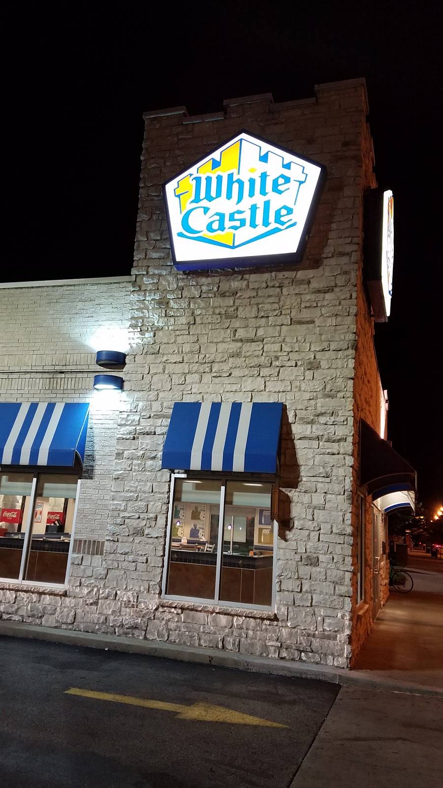 White Castle | restaurant | 105 E Market St, Louisville, KY 40202, USA | 5025841529 OR +1 502-584-1529
