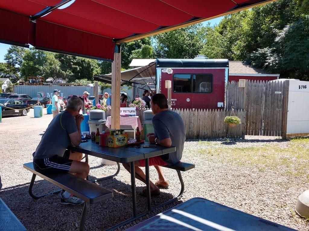 Lobster Shack | restaurant | 7 Indian Neck Ave, Branford, CT 06405, USA | 2034838414 OR +1 203-483-8414