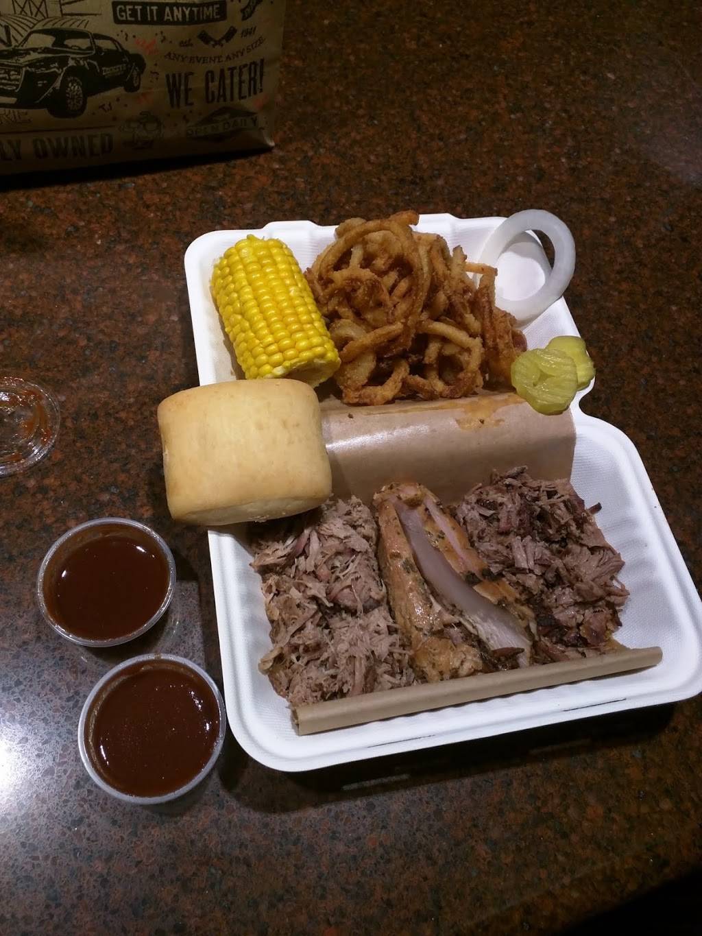 Dickeys Barbecue Pit | restaurant | 2959 Jamacha Road, El Cajon, CA 92019, USA | 6193039618 OR +1 619-303-9618