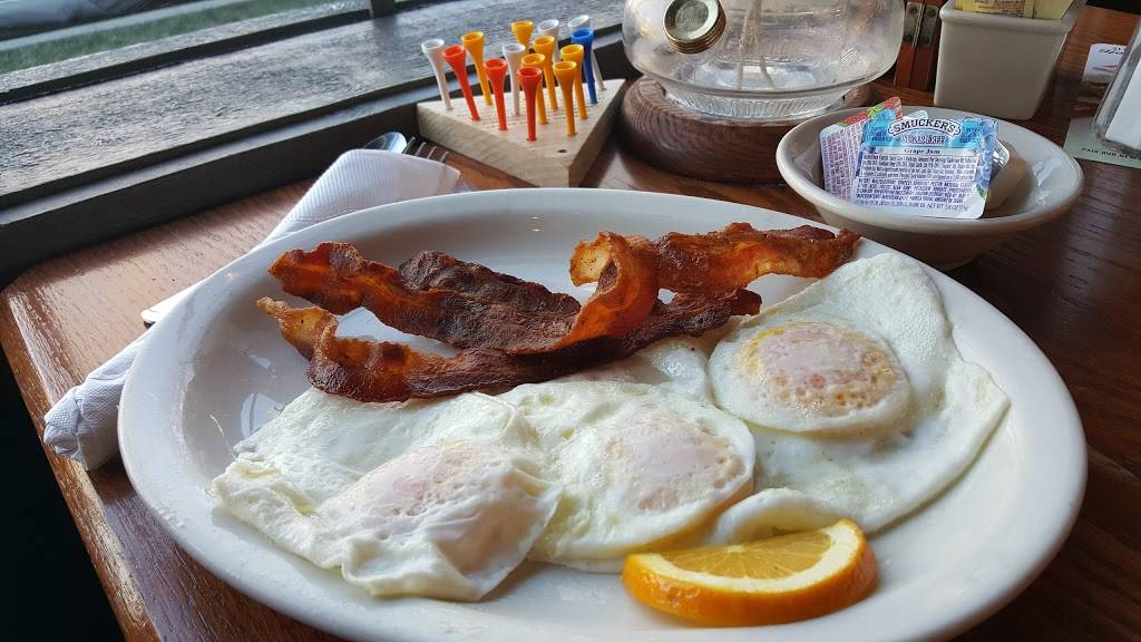 Cracker Barrel Old Country Store | restaurant | 23 Executive Dr, Crossville, TN 38555, USA | 9314569622 OR +1 931-456-9622