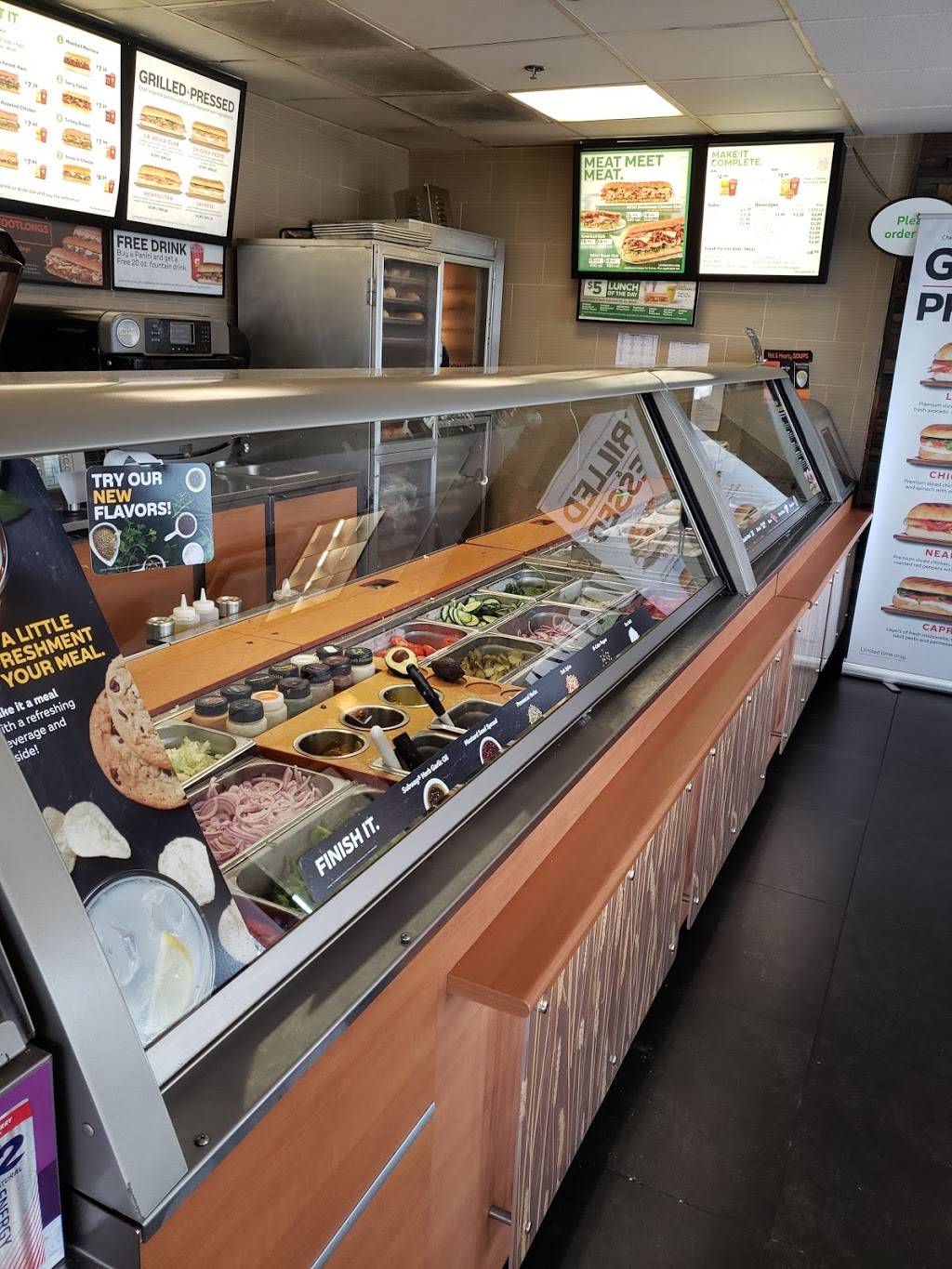 Subway | meal takeaway | 6780 Miramar Rd Suite 111, San Diego, CA 92121, USA | 8588319282 OR +1 858-831-9282