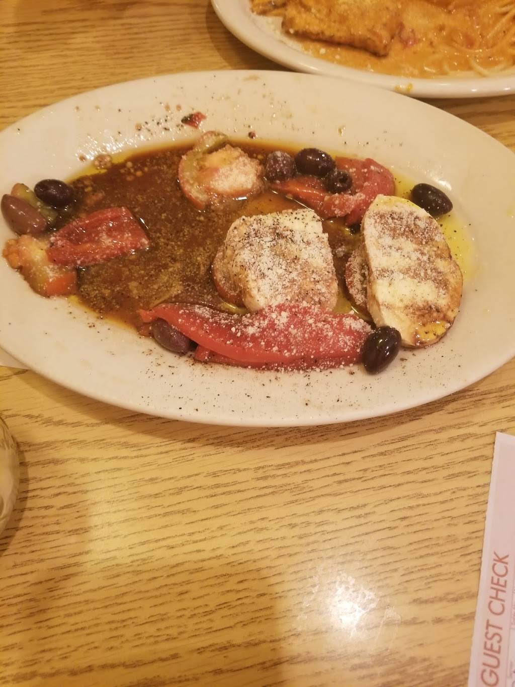 Johnnies Italian Restaurant | restaurant | 102 S Broadway, Tecumseh, OK 74873, USA | 4055982123 OR +1 405-598-2123