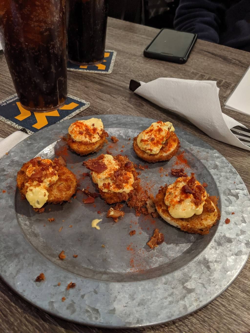 The Backwoods Bar & Grill | restaurant | 8902 Sissonville Dr, Sissonville, WV 25320, USA | 3049882298 OR +1 304-988-2298