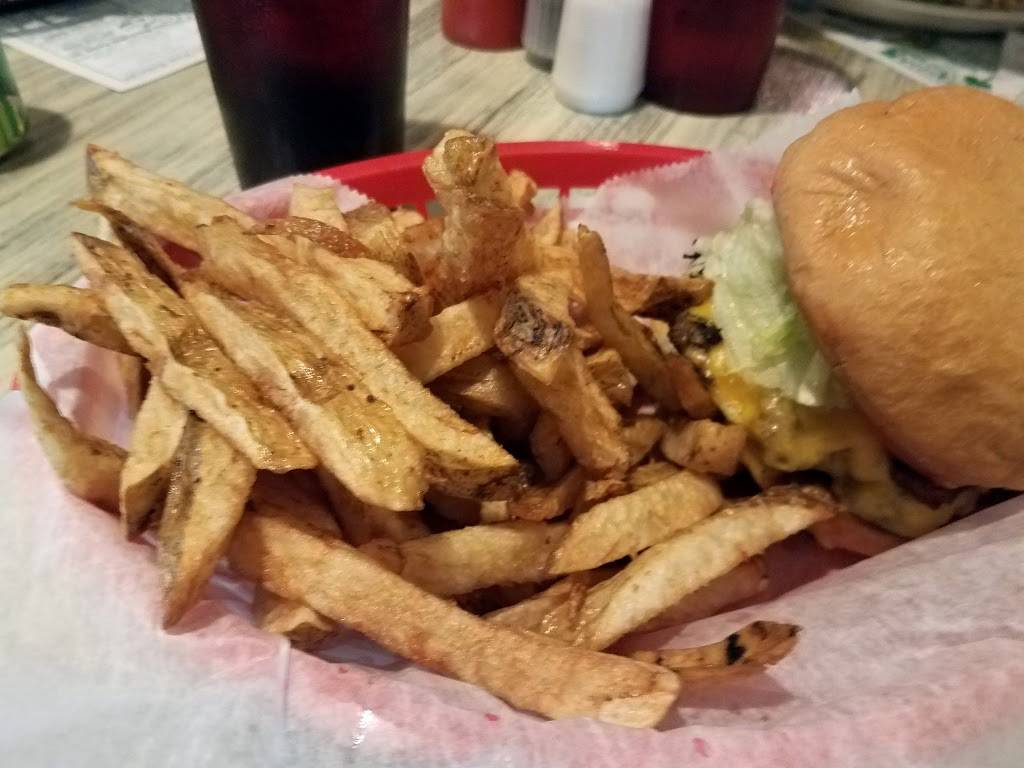 CrossRoads Bar & Grill | restaurant | 5957 N State Rd, St. Louis, MI 48880, USA | 9894638541 OR +1 989-463-8541