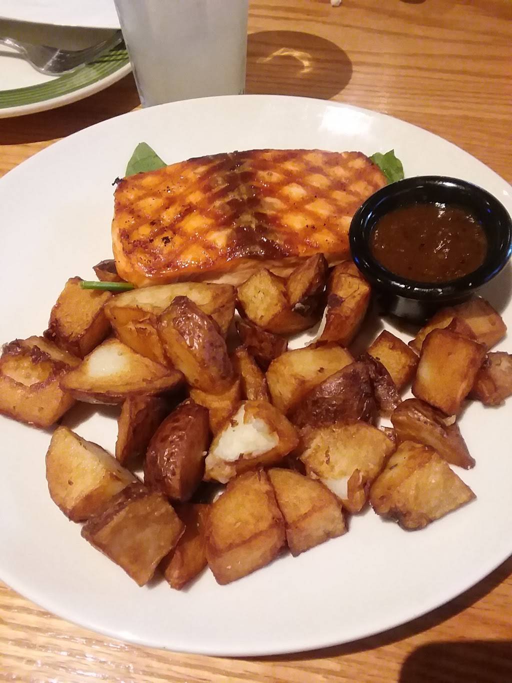 Applebees Grill + Bar | restaurant | 651 Kapkowski Rd, Elizabeth, NJ 07201, USA | 9082895974 OR +1 908-289-5974