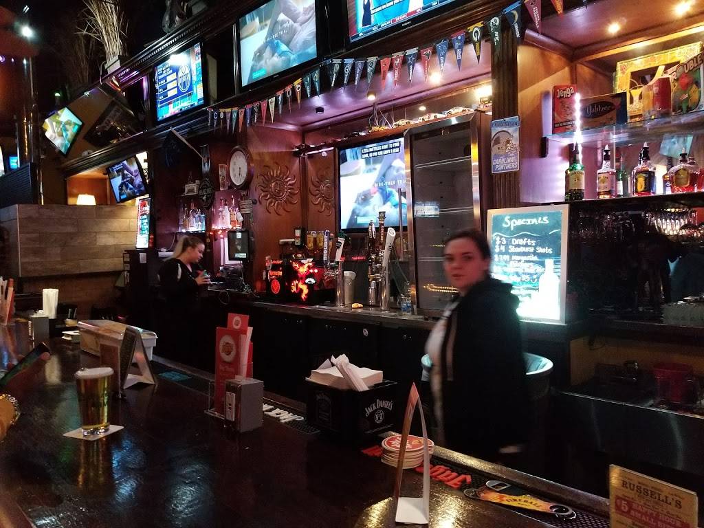 Russells Pub & Grill | restaurant | 1609 Sardis Rd N A, Charlotte, NC 28270, USA | 7048147837 OR +1 704-814-7837