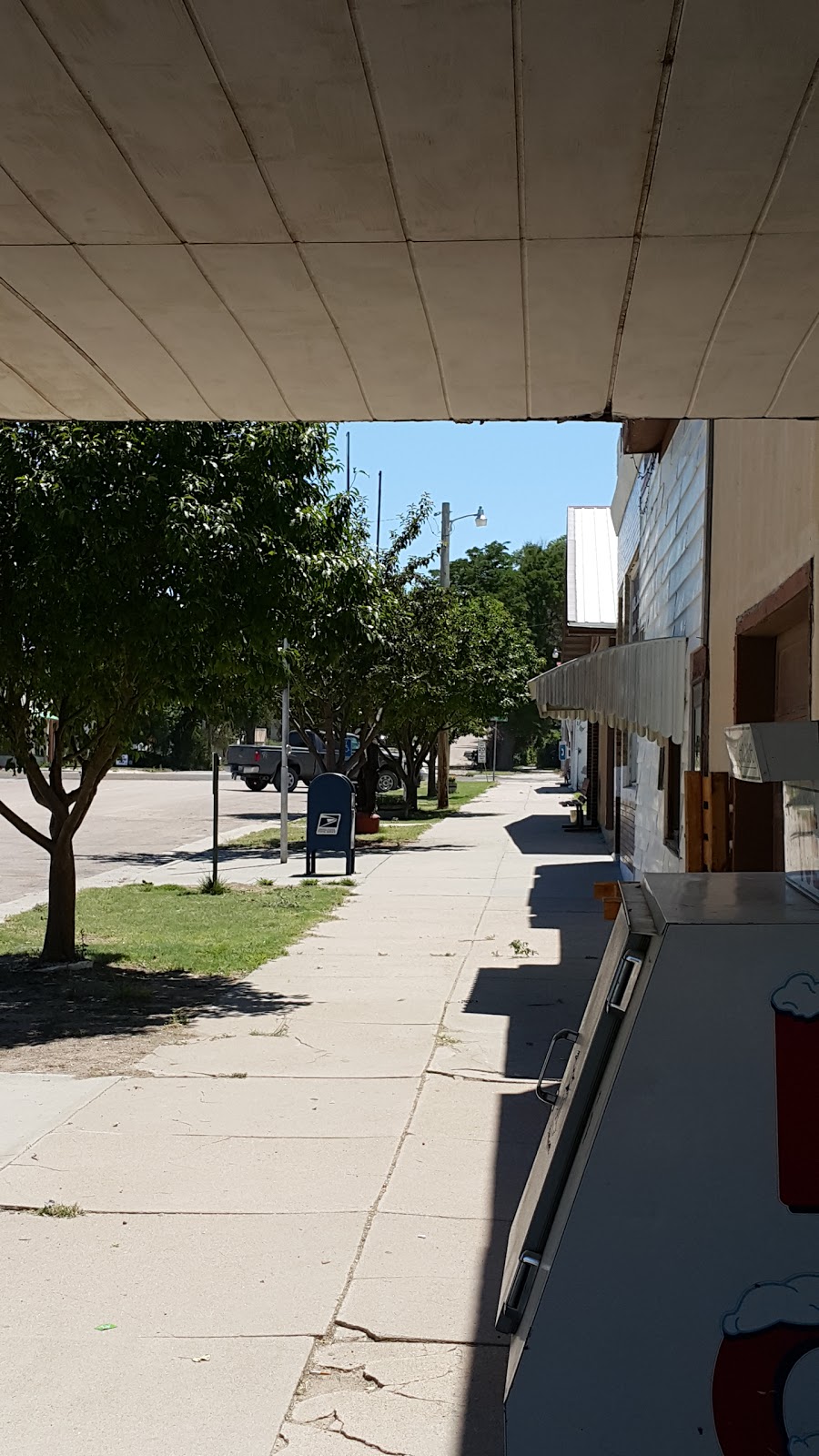 Jakes Place | restaurant | Porter Ave, Haigler, NE 69030, USA | 3082973478 OR +1 308-297-3478