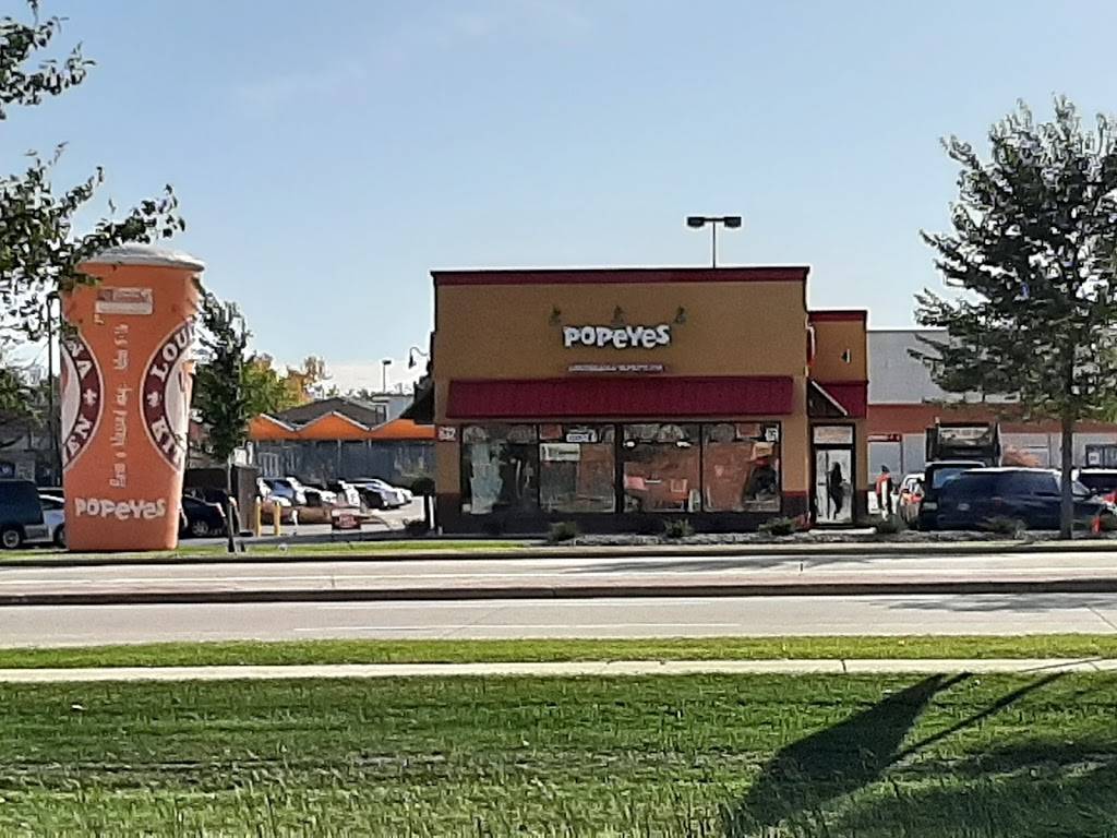 Popeyes Louisiana Kitchen | restaurant | 832 W Johnson St, Fond du Lac, WI 54935, USA | 9202668046 OR +1 920-266-8046