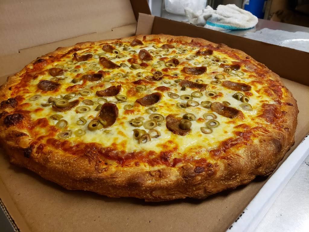 Palermos Pizza | restaurant | 569 Gladstone Ave, Ottawa, ON K1R 5P2, Canada | 6136807774 OR +1 613-680-7774