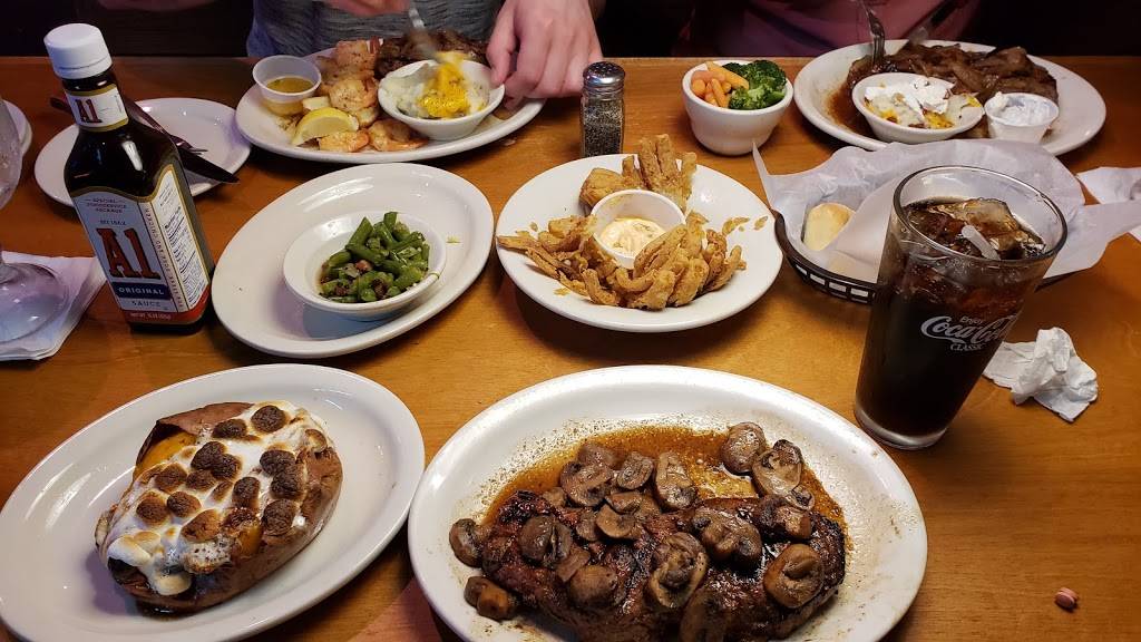 Texas Roadhouse | restaurant | 20201 13 Mile Rd, Roseville, MI 48066, USA | 5862940838 OR +1 586-294-0838