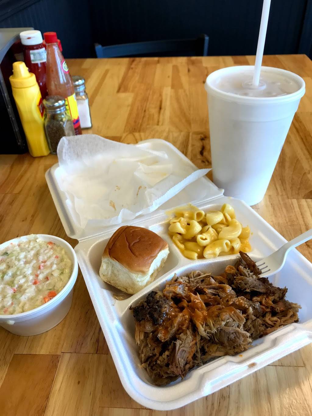 Honey Hole soul food | restaurant | 493 Waldron Rd, La Vergne, TN 37086, USA | 6152802176 OR +1 615-280-2176