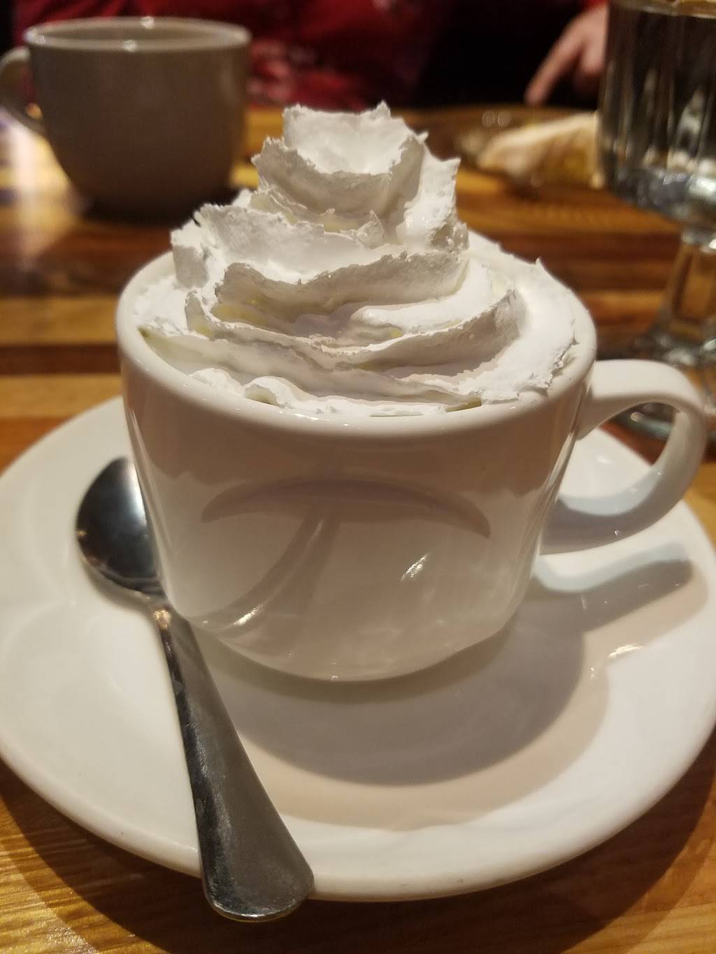 Selah Restaurant | restaurant | 130 S Bridge St, Struthers, OH 44471, USA | 3307552759 OR +1 330-755-2759