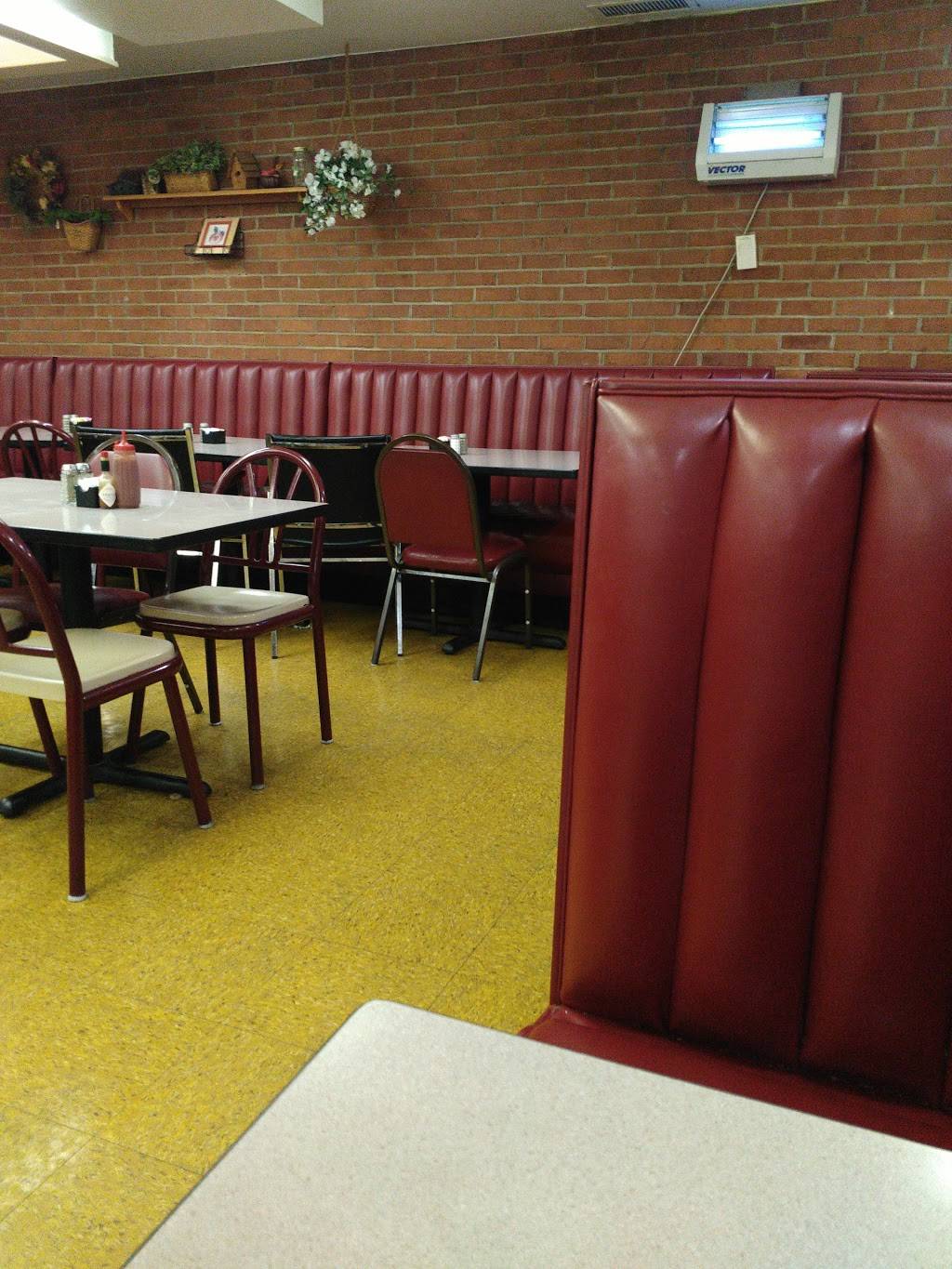 Bens Diner | restaurant | 476 N Main St, Woodstock, VA 22664, USA | 5404594322 OR +1 540-459-4322