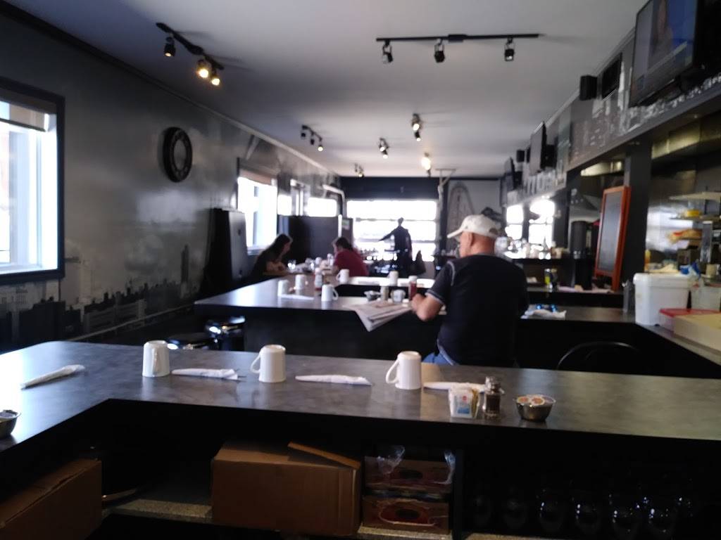 Bistro Le BisCornu | restaurant | 2200 Rue Royale, Trois-Rivières, QC G9A 4L5, Canada | 8198408292 OR +1 819-840-8292