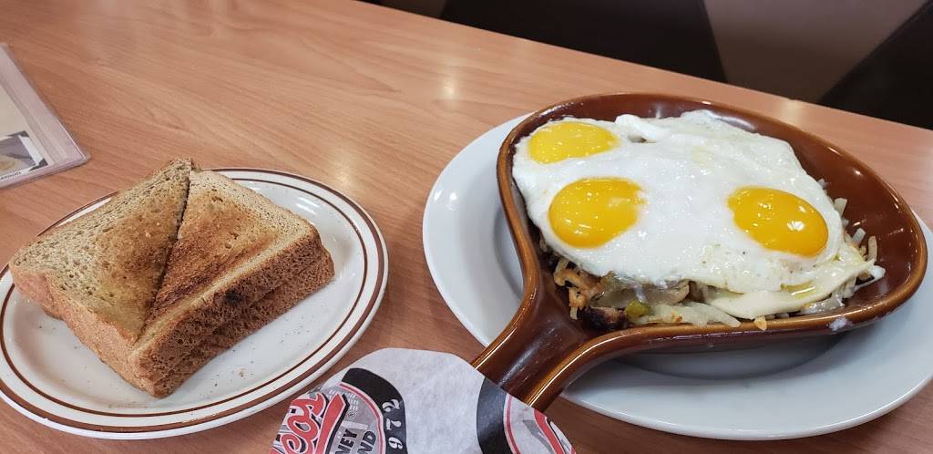 Leos Coney Island | restaurant | 33292 West 12 Mile Road, Farmington Hills, MI 48334, USA | 2484899777 OR +1 248-489-9777