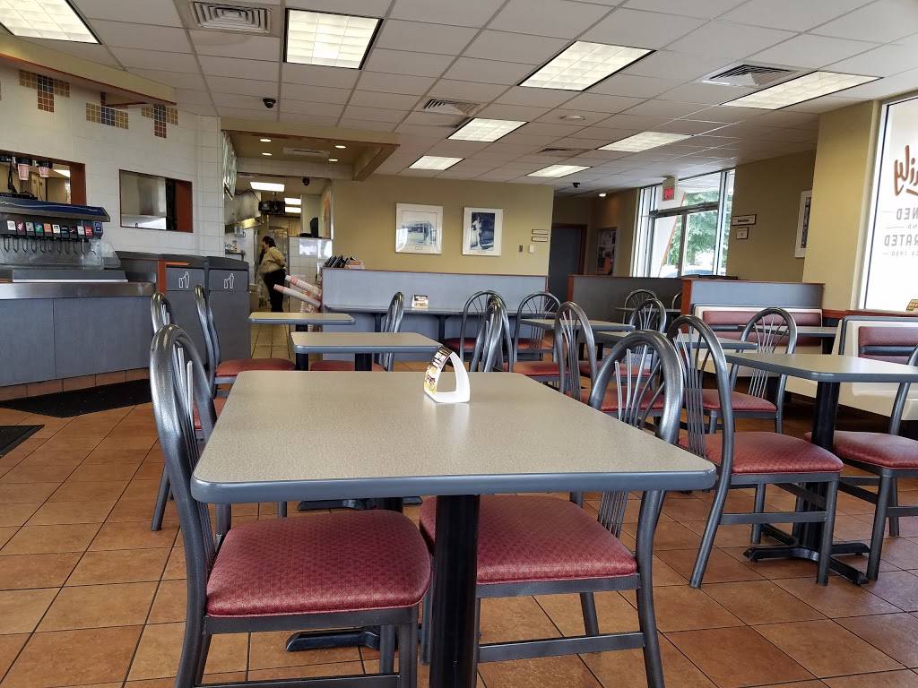 Whataburger | restaurant | 1601 Main St, Fultondale, AL 35068, USA | 2058492933 OR +1 205-849-2933