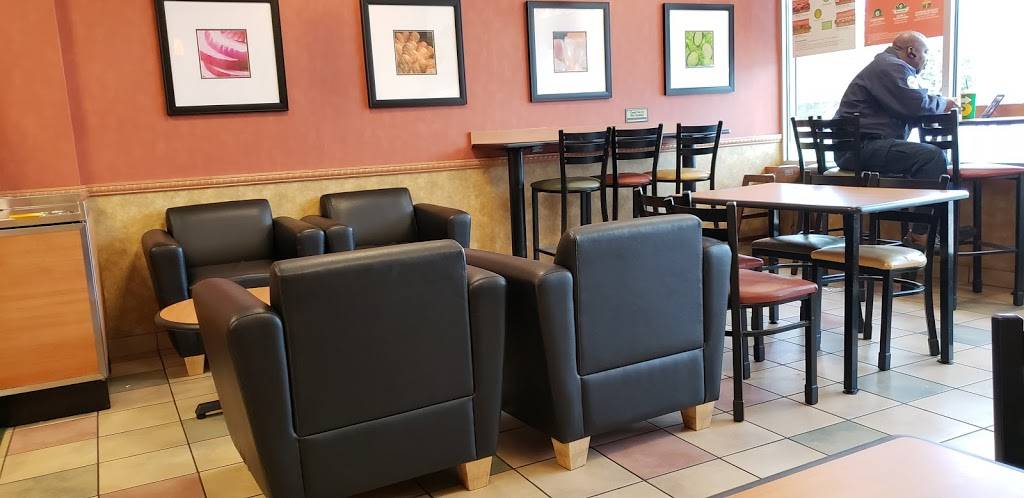 Subway Restaurants | restaurant | 259-19 Union Tpke, Glen Oaks, NY 11004, USA | 7183431584 OR +1 718-343-1584