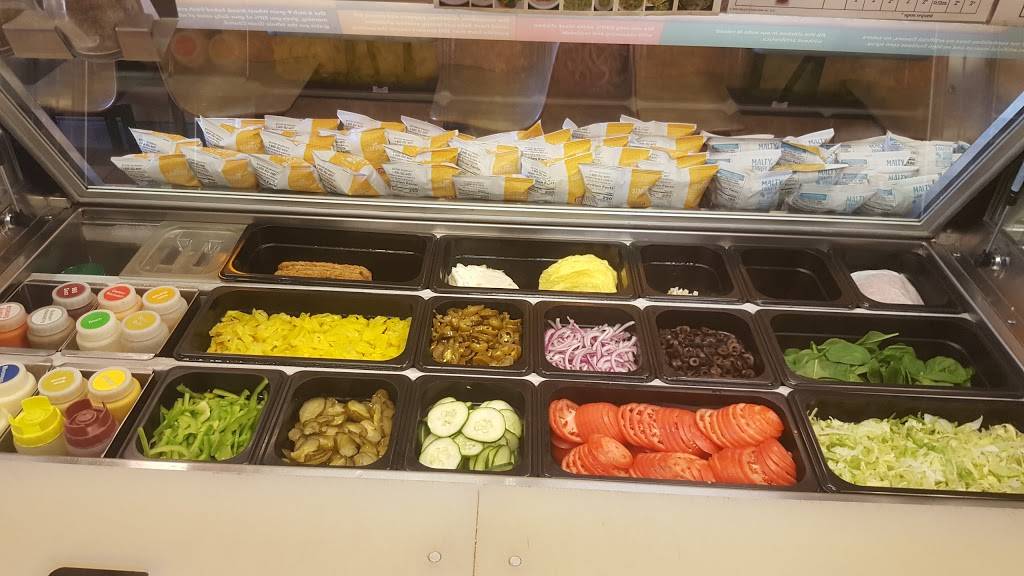 Subway | restaurant | 7850 Poplar Ave, Germantown, TN 38138, USA | 9017575167 OR +1 901-757-5167