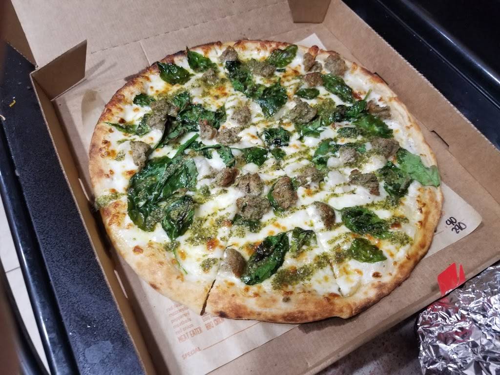 Blaze Pizza | meal takeaway | 5114 E Fowler Ave Suite 103, Tampa, FL 33617, USA | 8136782444 OR +1 813-678-2444