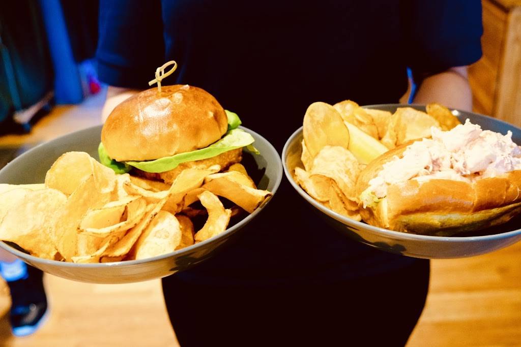 Fishermans Wharf Restaurant | restaurant | 22 Commercial St, Boothbay Harbor, ME 04538, USA | 2076335090 OR +1 207-633-5090