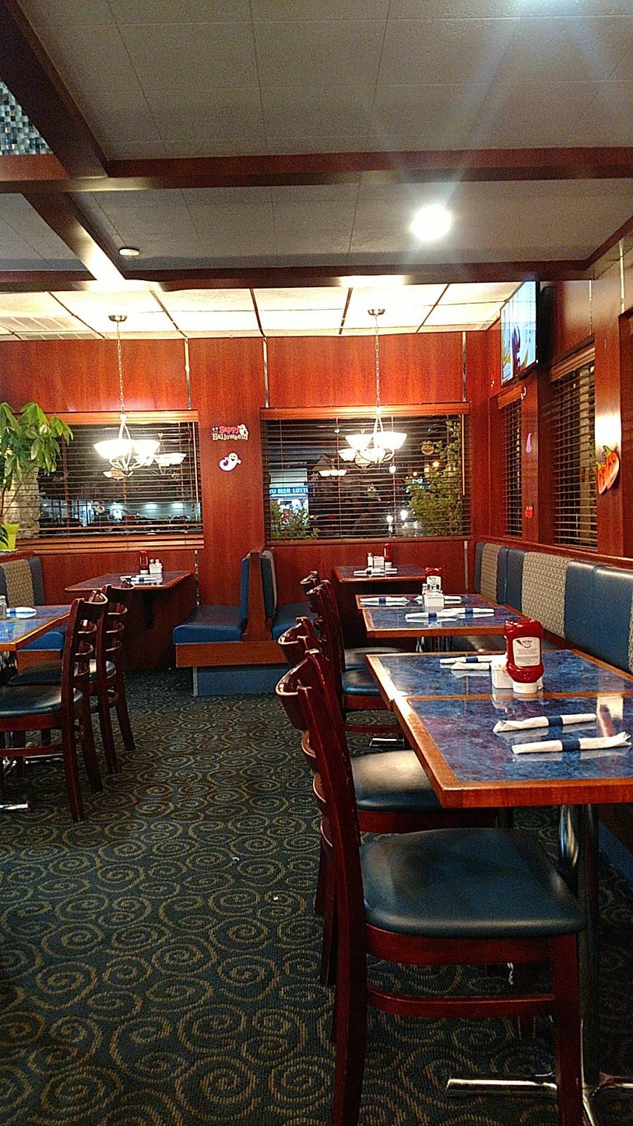 Peters Diner | restaurant | 236 Broadway, Amityville, NY 11701, USA | 6316939003 OR +1 631-693-9003