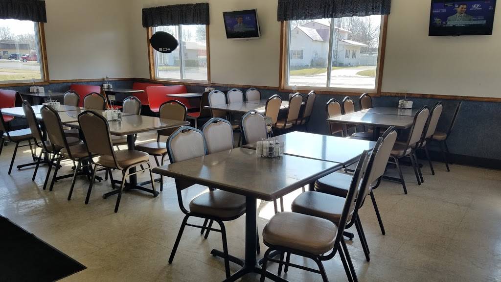 Dog Shed | restaurant | 506 N Main St, Walton, IN 46994, USA | 5746262717 OR +1 574-626-2717