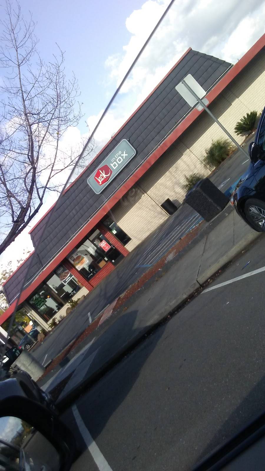 Jack in the Box | restaurant | 1817 First St, Livermore, CA 94550, USA | 9254474325 OR +1 925-447-4325