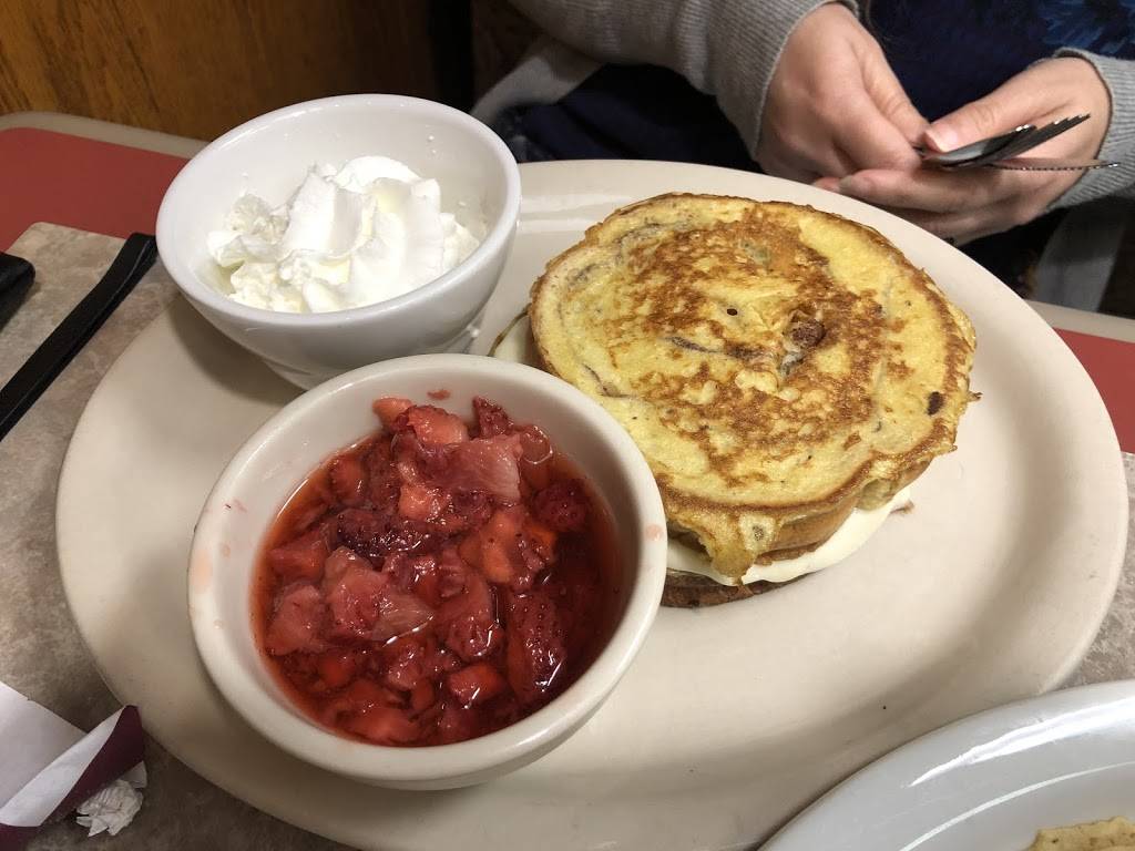 J & J Eaton Place | restaurant | 218 S Cochran Ave, Charlotte, MI 48813, USA | 5175436630 OR +1 517-543-6630