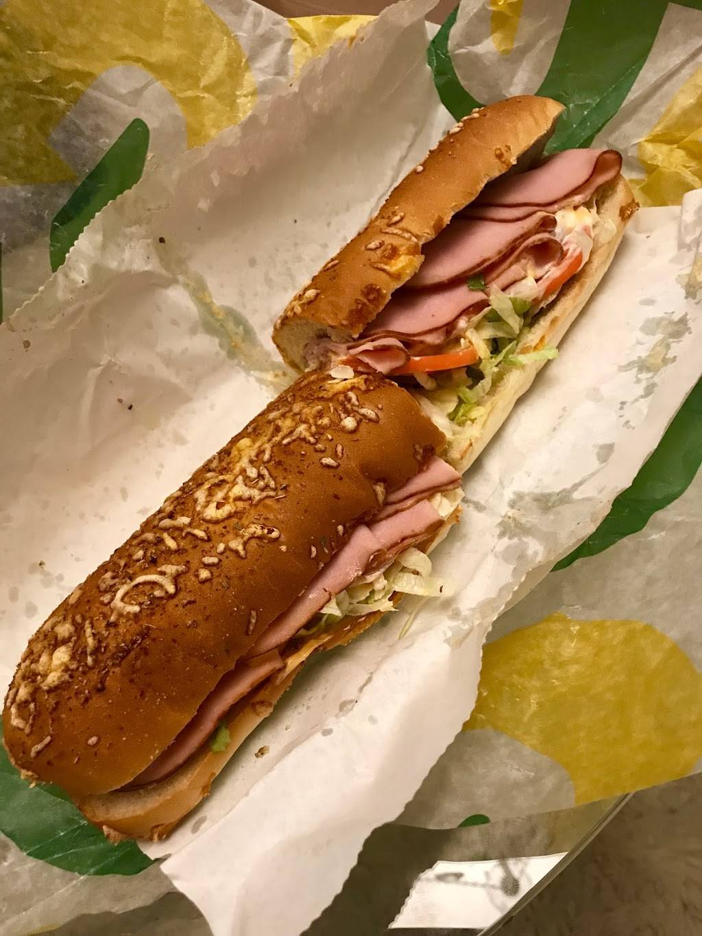 Subway | restaurant | 3180 Lake Shore Blvd W Unit 5, Etobicoke, ON M8V 1L7, Canada | 4165030040 OR +1 416-503-0040