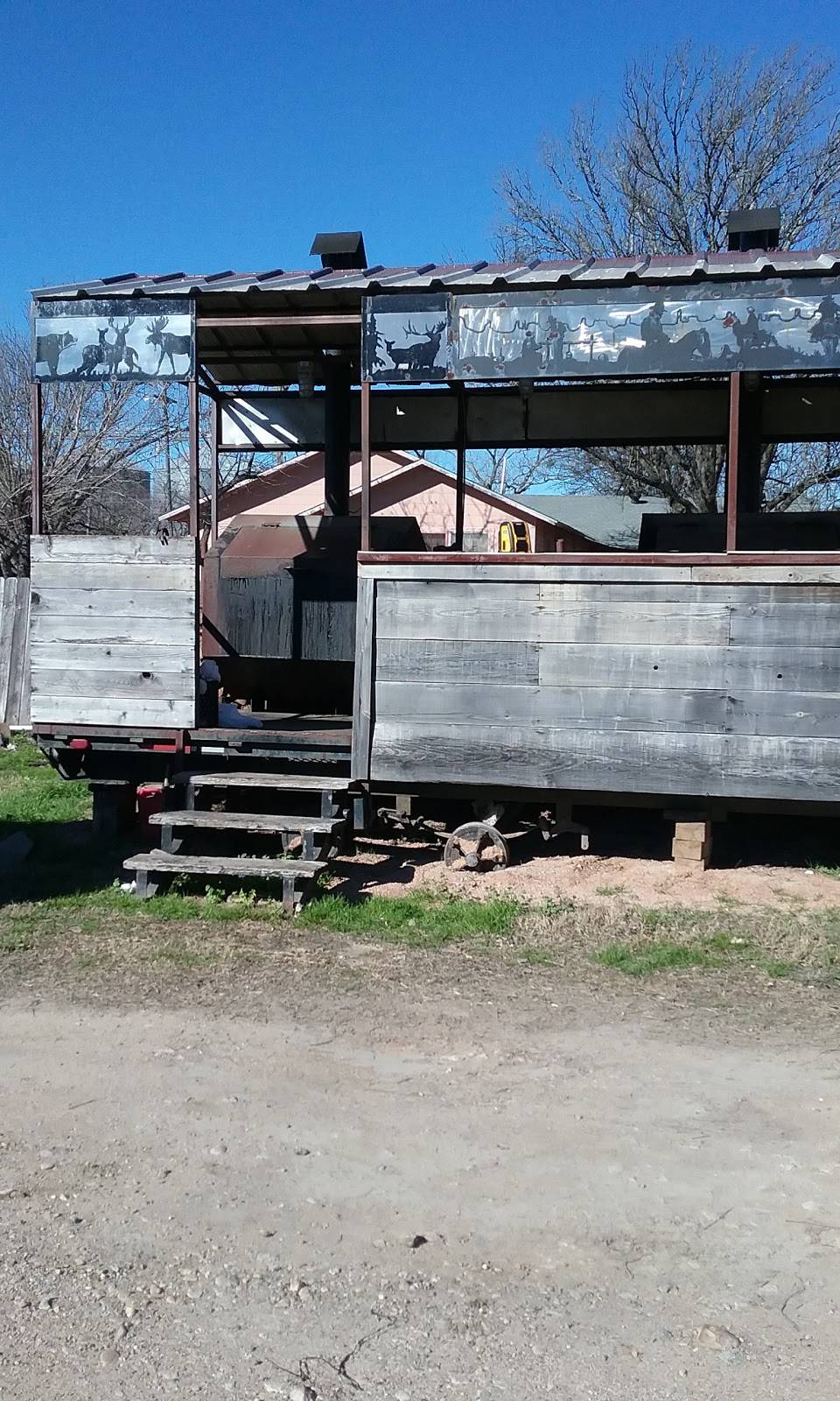 Tons Of Fun BBQ | restaurant | 337 S Dalton St, Bartlett, TX 76511, USA | 2542737037 OR +1 254-273-7037