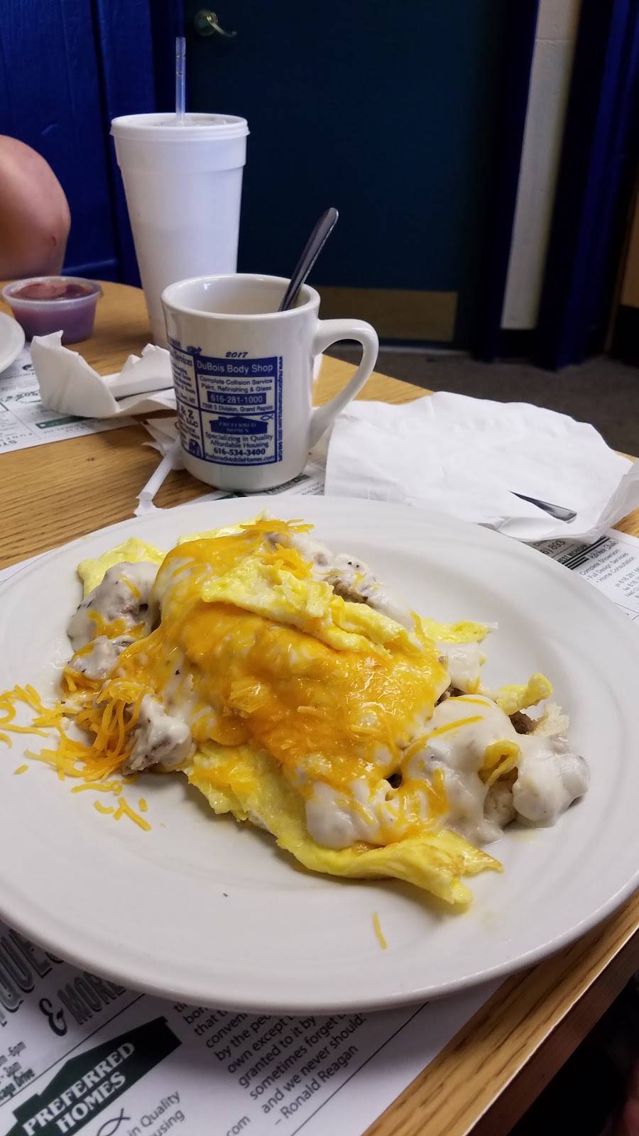 Sandis Family Restaurant | restaurant | 6597 Division Ave S, Grand Rapids, MI 49548, USA | 6162813160 OR +1 616-281-3160