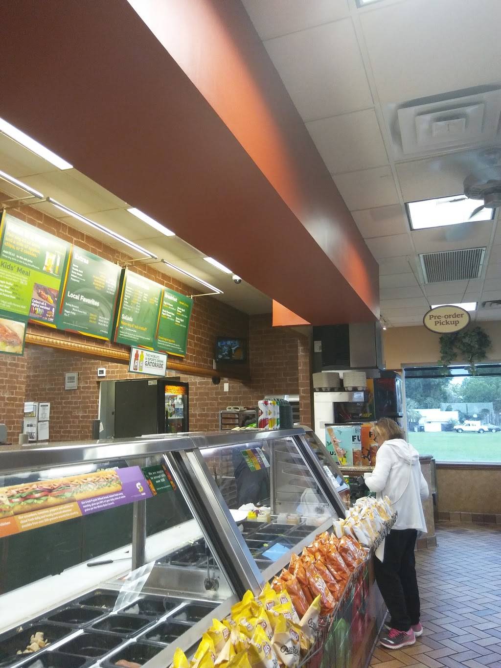 Subway | restaurant | 101 W Main St, Apopka, FL 32703, USA | 4078801131 OR +1 407-880-1131