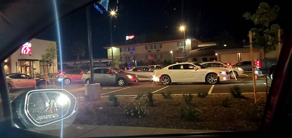 Chick-fil-A Hwy 99 & Yosemite Ave, Manteca, CA 95366 | restaurant | 1405 E Yosemite Ave, Manteca, CA 95336, USA | 2092392000 OR +1 209-239-2000