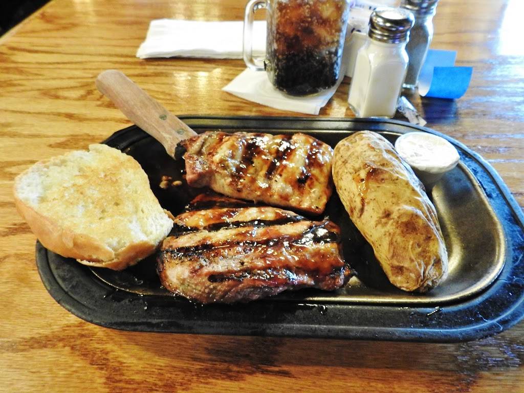 Stable Inn | restaurant | 11880 W Olive Rd, Grand Haven, MI 49417, USA | 6168468581 OR +1 616-846-8581