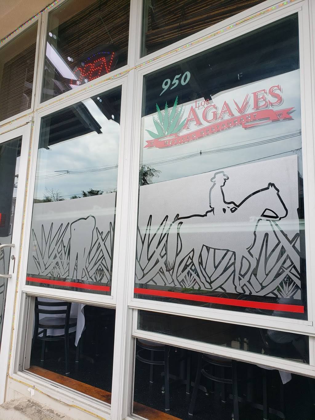 Los Agaves Restaurant | restaurant | 950 Broadway, Chelsea, MA 02150, USA | 6174660818 OR +1 617-466-0818