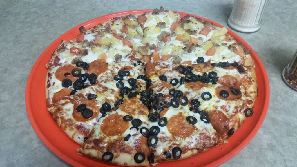 Straw Hat Pizza | meal delivery | 7606, 206 E Caldwell Ave, Visalia, CA 93277, USA | 5594294110 OR +1 559-429-4110