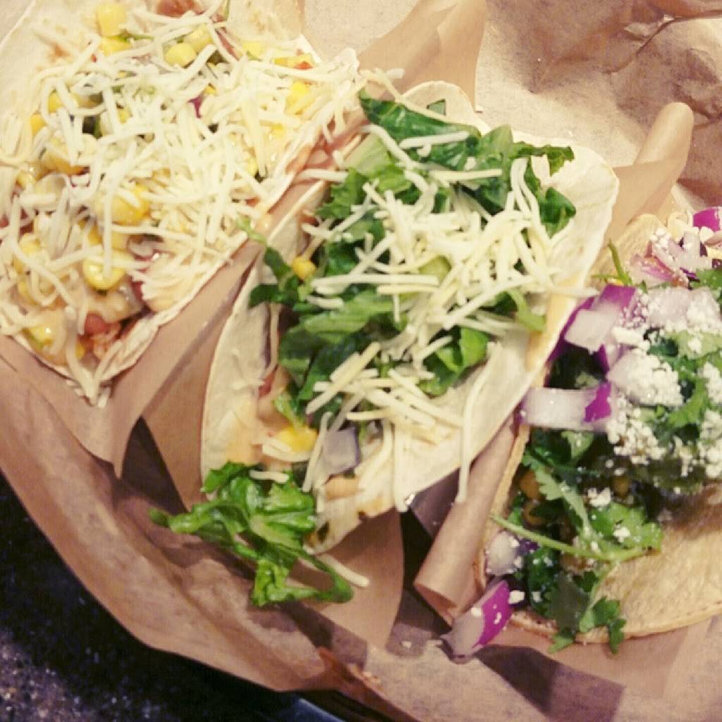 QDOBA Mexican Eats | restaurant | 1560 Shingle Creek Crossing Building H, Brooklyn Center, MN 55430, USA | 7632529590 OR +1 763-252-9590