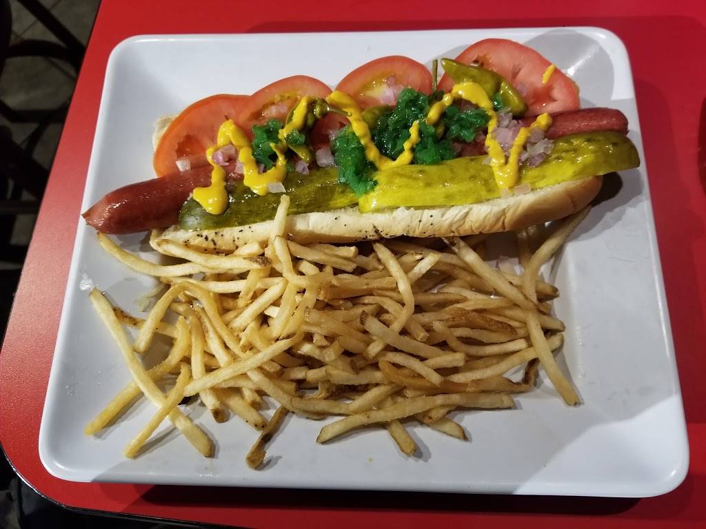 Stanleys Kitchen & Tap | restaurant | W OHare Ave, Chicago, IL 60666, USA | 7736866105 OR +1 773-686-6105