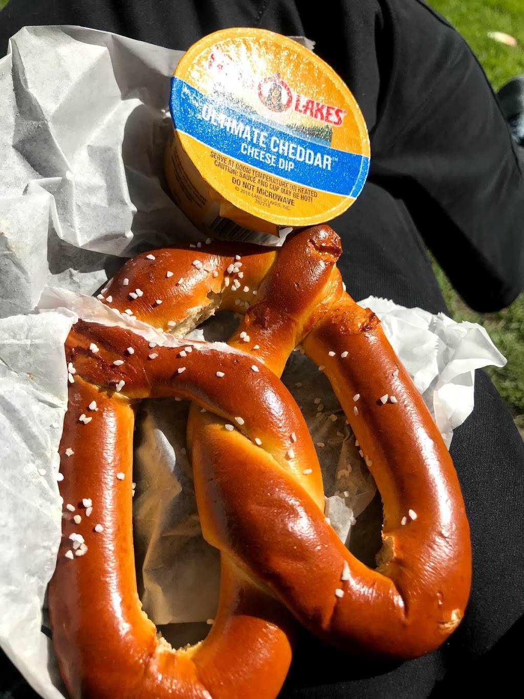 Annies Hot Dogs | restaurant | 1330 25th St, San Francisco, CA 94107, USA | 4158610778 OR +1 415-861-0778