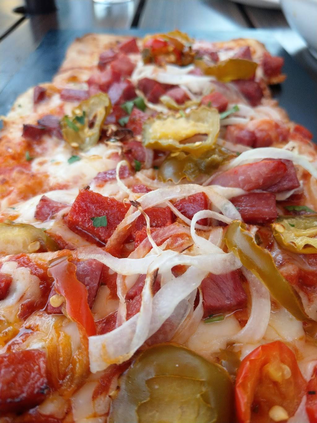 Blackwall Hitch | restaurant | 5 Cameron St, Alexandria, VA 22314, USA | 7037396090 OR +1 703-739-6090