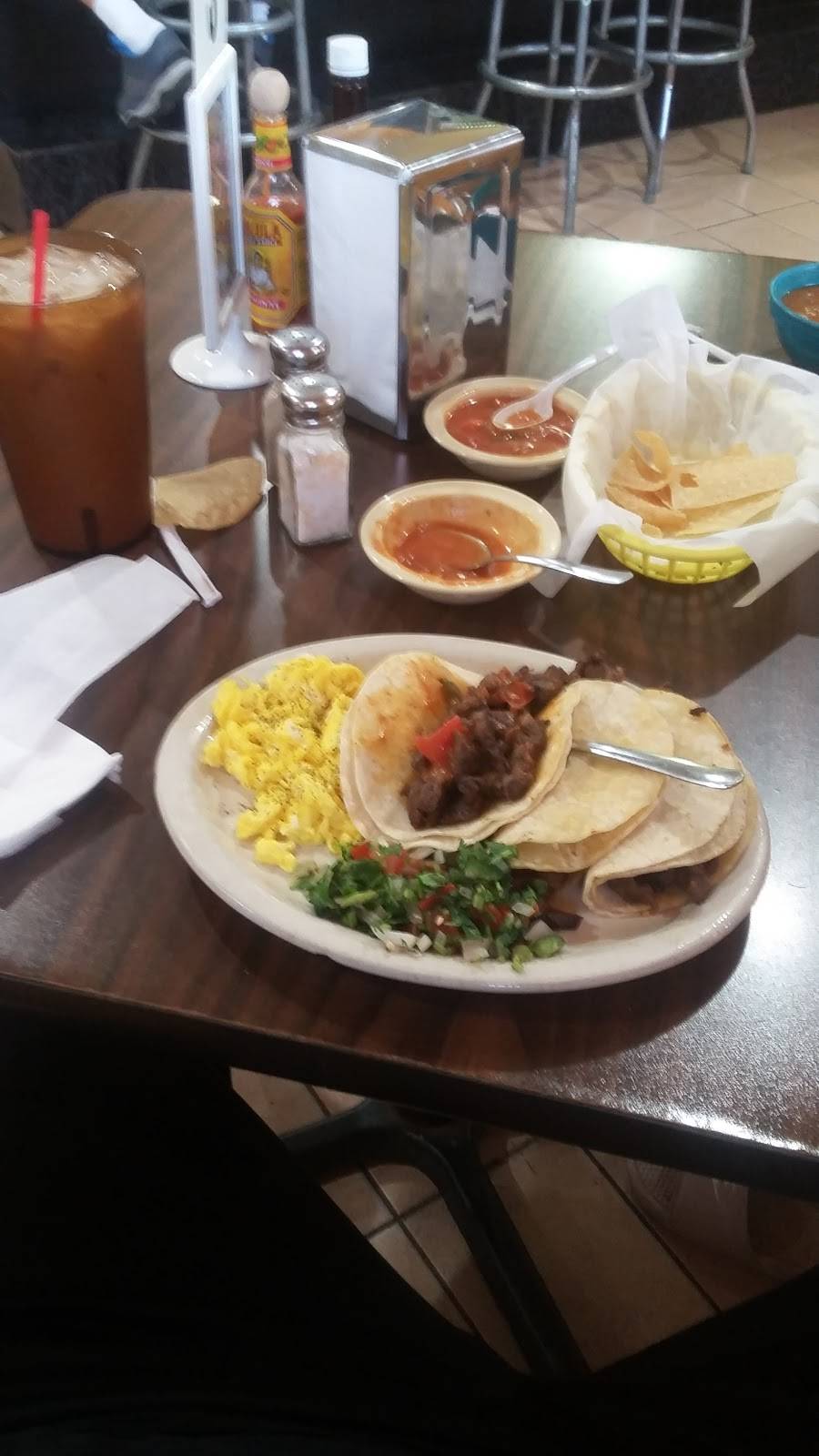 El Puerto Restaurant | restaurant | 8023 Stedman St, Houston, TX 77029, USA | 7136739183 OR +1 713-673-9183