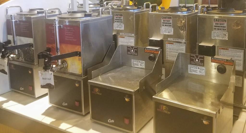 Au Bon Pain | restaurant | One Bay St, Staten Island, NY 10301, USA | 7184200846 OR +1 718-420-0846