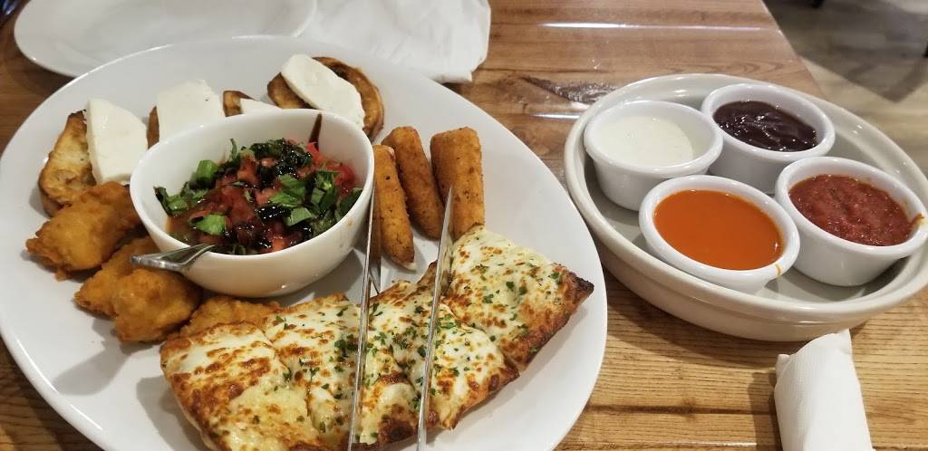 Giordanos | restaurant | 2000 N Neil St, Champaign, IL 61820, USA | 2179534299 OR +1 217-953-4299