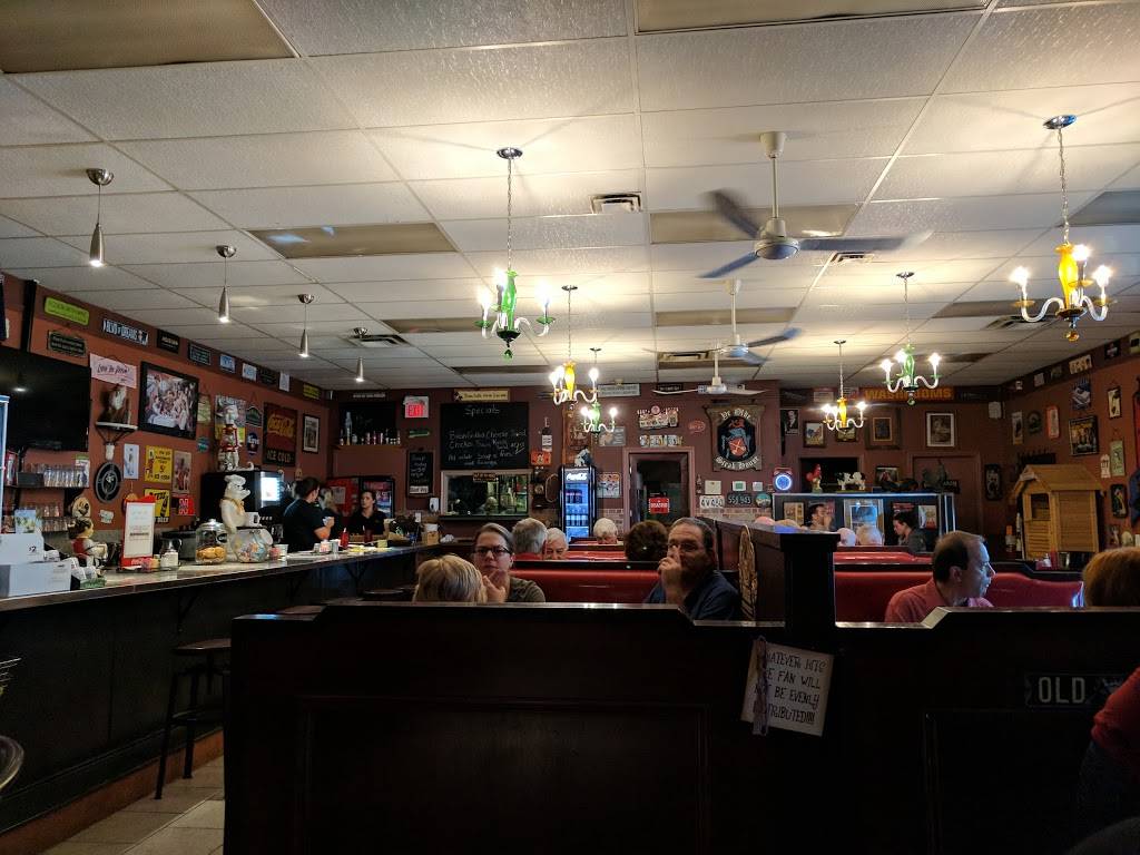 County Diner | restaurant | 2584 Manning Rd, Windsor, ON N8N 2L9, Canada | 5197393600 OR +1 519-739-3600