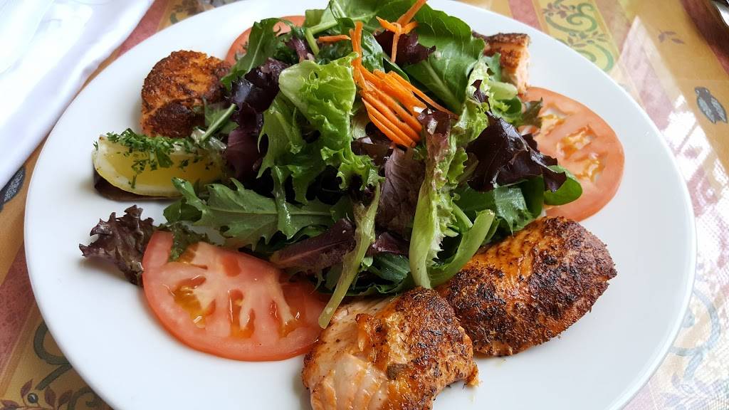 Le Petit Cafe | restaurant | 2842 Colorado Ave, Santa Monica, CA 90404, USA | 3108296792 OR +1 310-829-6792