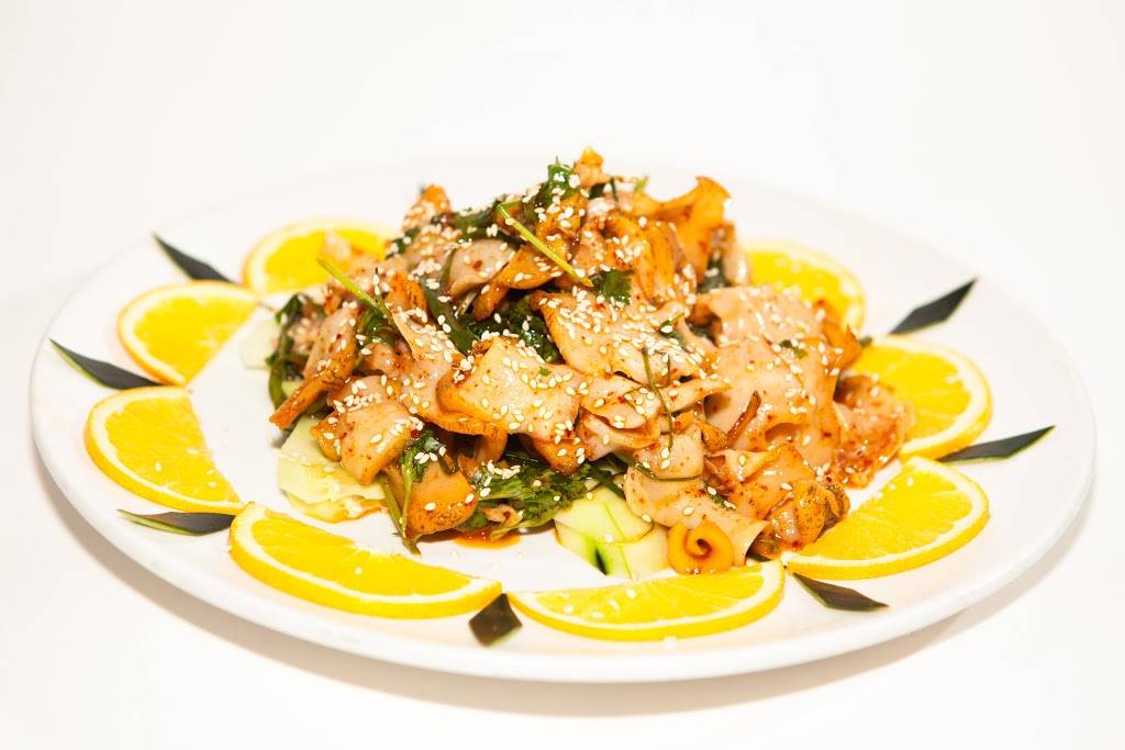 Wang Village | restaurant | 5609 8th Ave, Brooklyn, NY 11220, USA | 7186336111 OR +1 718-633-6111