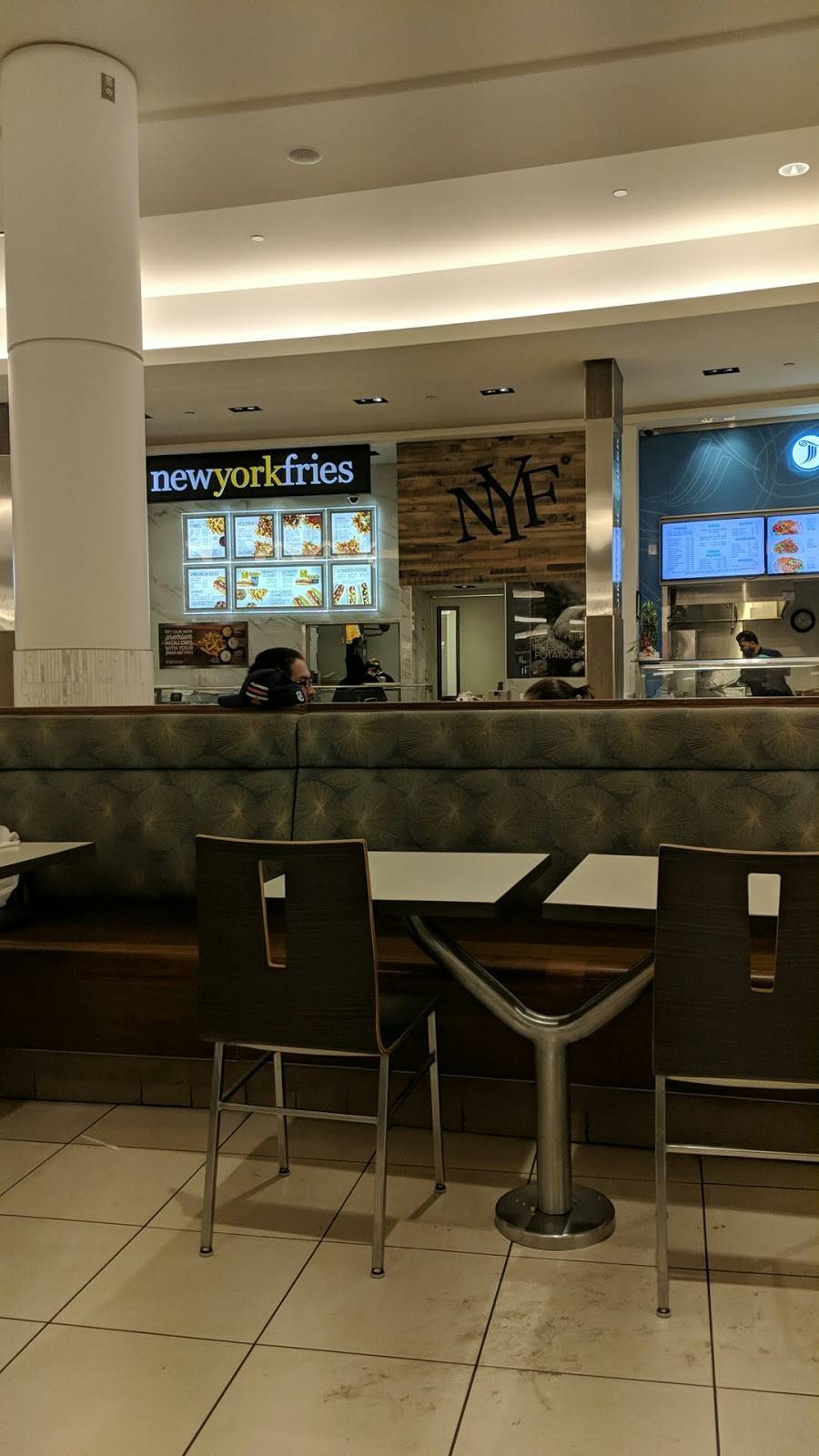 New York Fries - Bayshore Shopping Centre | restaurant | 100 Bayshore Dr, Nepean, ON K2B 8C1, Canada | 6138293843 OR +1 613-829-3843