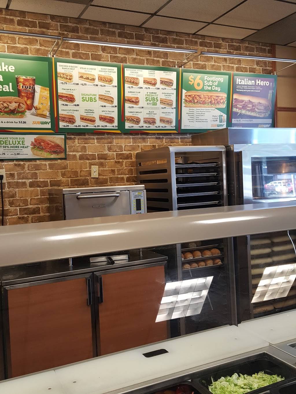 Subway | restaurant | 1345 Barnum Ave, Stratford, CT 06615, USA | 2033757778 OR +1 203-375-7778
